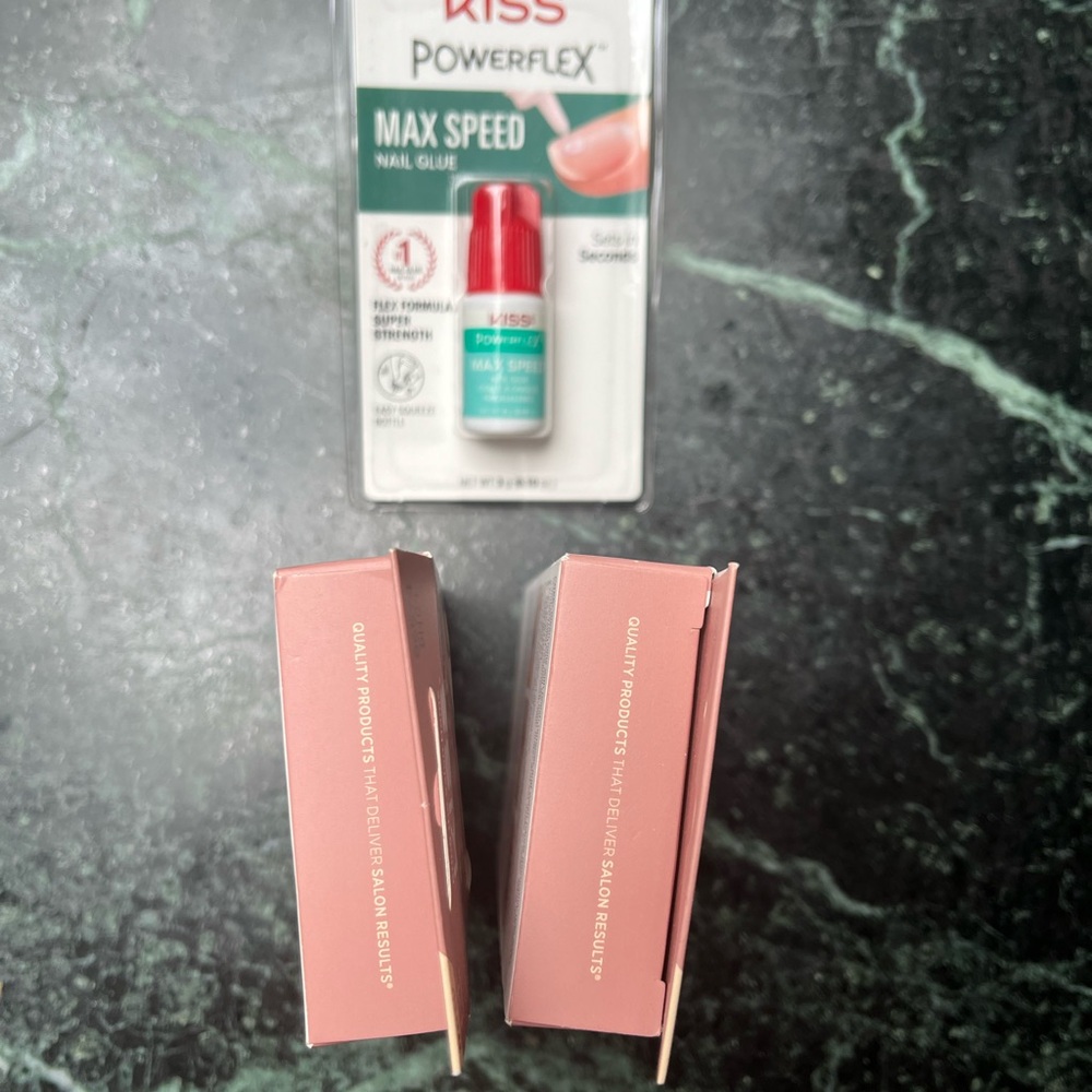 Kiss Superior Strength Nail Glue Set - Picture 3 of 8